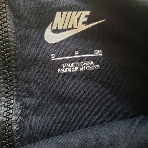 Heavy NIKE short sleeve sweatshirt with front pocket - Picture 3 of 6